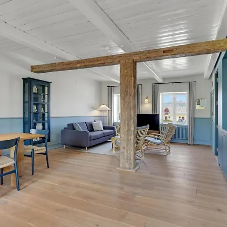 Cozy In With Kitchen Apartment *