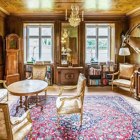 Cozy In With Kitchen Apartment